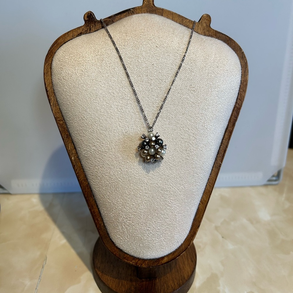 925 Silver Pearl Cluster Pendant & Chain